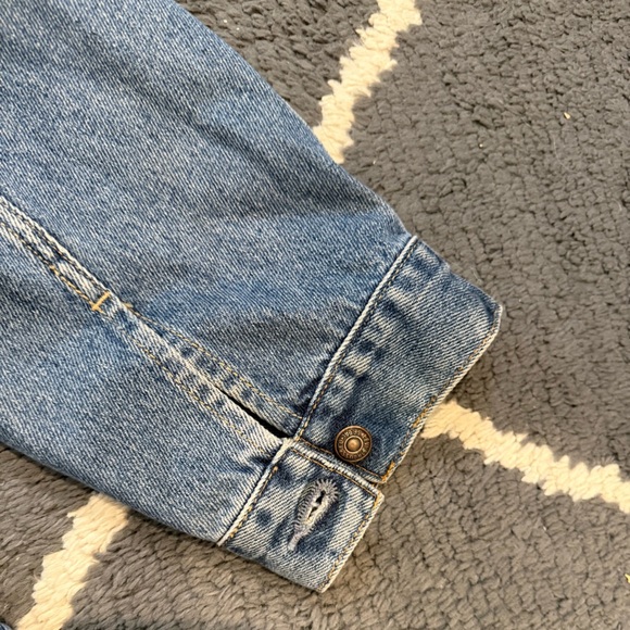 Levi’s Denim Jacket - Picture 5 of 7